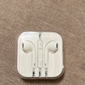 Apple White EarPods with Remote and Mic